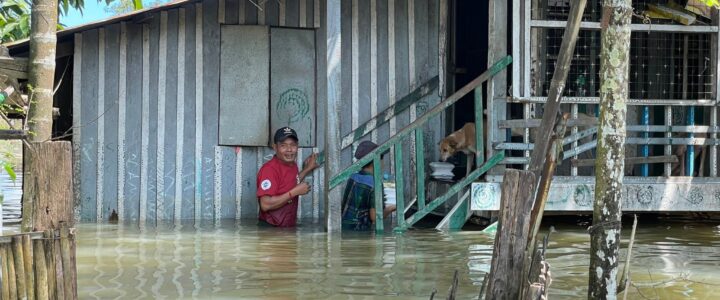 We Care, We Share By Myanamr Plaza :Hlegu Flood Donation